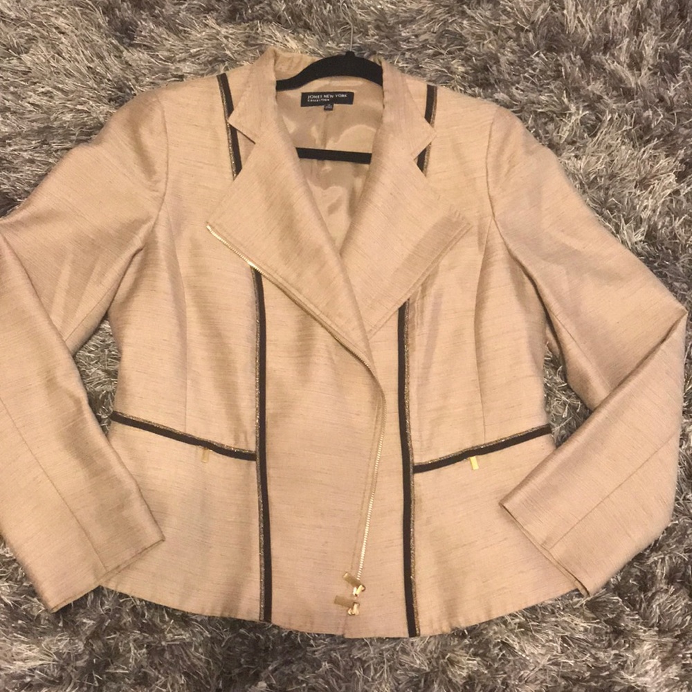 Stunning Moto-Style Blazer !